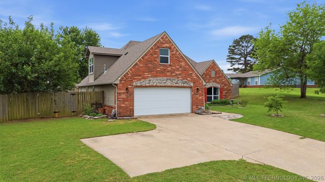 8012 Cottonwood Avenue, Claremore, OK 74019