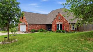 8012 Cottonwood Avenue, Claremore, OK 74019