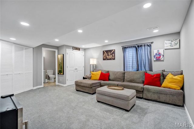 11128 Fort Samuel Drive, Bridgeton, MO 63044