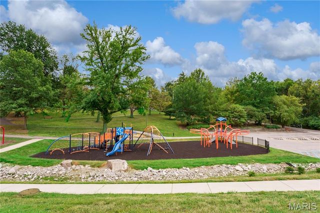 11128 Fort Samuel Drive, Bridgeton, MO 63044