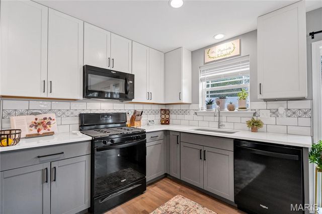 11128 Fort Samuel Drive, Bridgeton, MO 63044