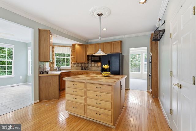 10873 PEACHWOOD DR, Manassas, VA 20110