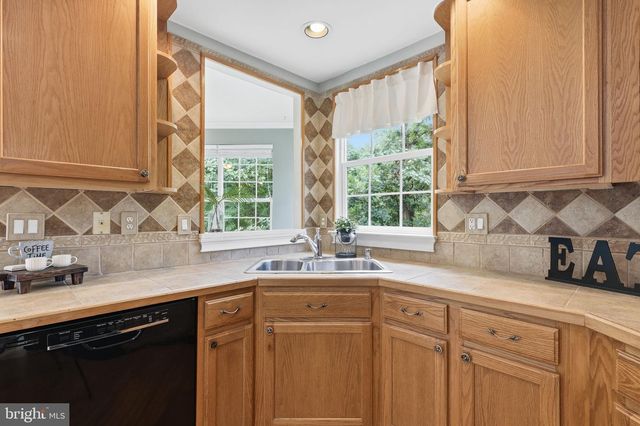 10873 PEACHWOOD DR, Manassas, VA 20110