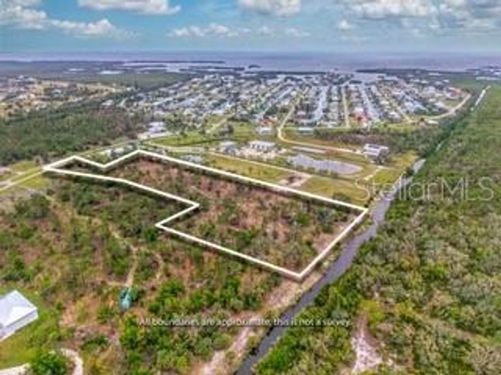 24540 YACHT CLUB BOULEVARD, Punta Gorda, FL 33955