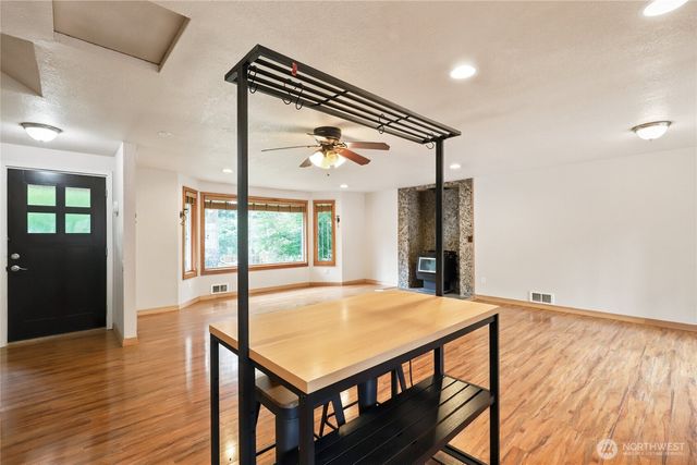 3546 Longhorn Drive NW, Bremerton, WA 98312