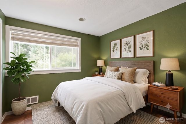 3546 Longhorn Drive NW, Bremerton, WA 98312