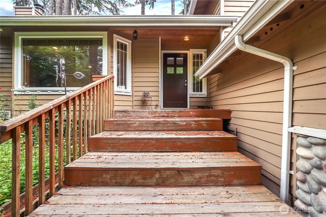 3546 Longhorn Drive NW, Bremerton, WA 98312