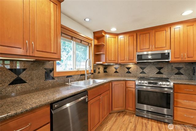 3546 Longhorn Drive NW, Bremerton, WA 98312