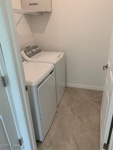 9236 Glenforest DR, Naples, FL 34120