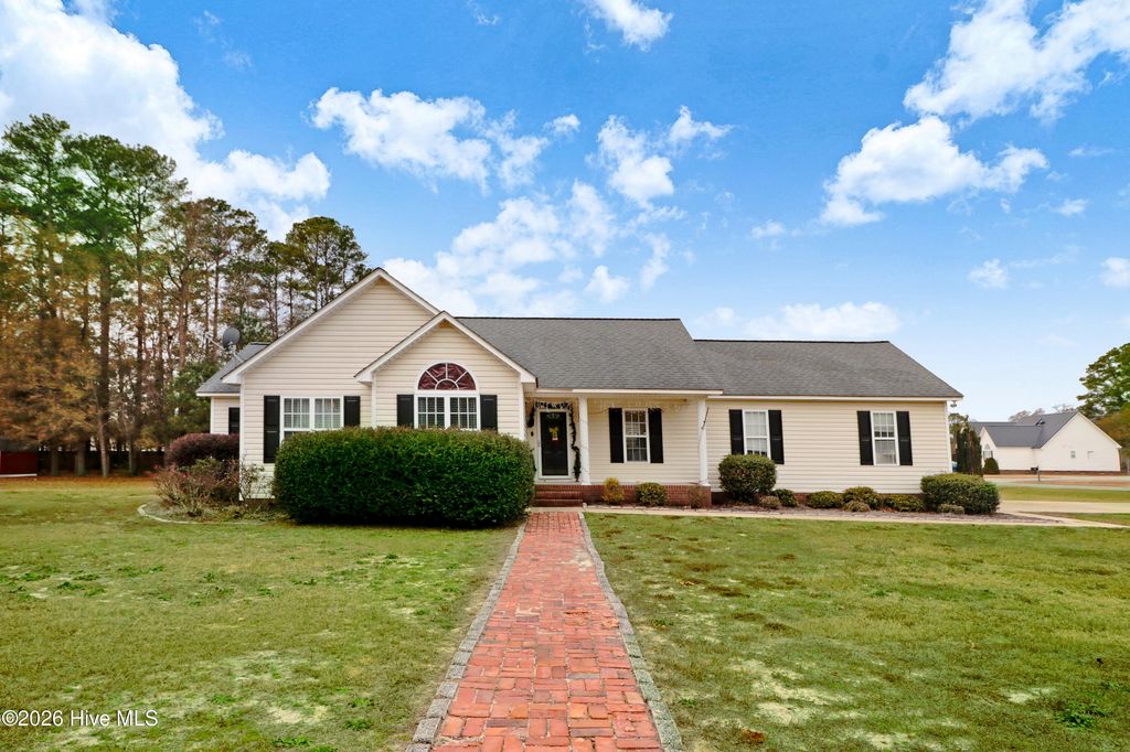 200 Grace'S Farm Road, La Grange, NC 28551