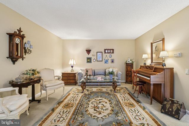 304 WAXWING DR, Monroe Township, NJ 08831