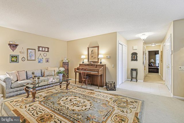 304 WAXWING DR, Monroe Township, NJ 08831