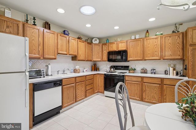 304 WAXWING DR, Monroe Township, NJ 08831