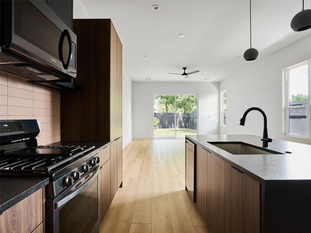 412 Hackberry LN 2, Austin, TX 78753