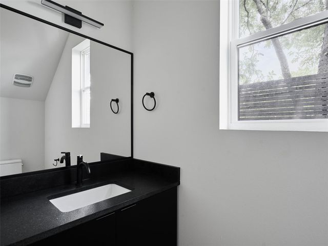 412 Hackberry LN 2, Austin, TX 78753