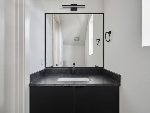 412 Hackberry LN 2, Austin, TX 78753