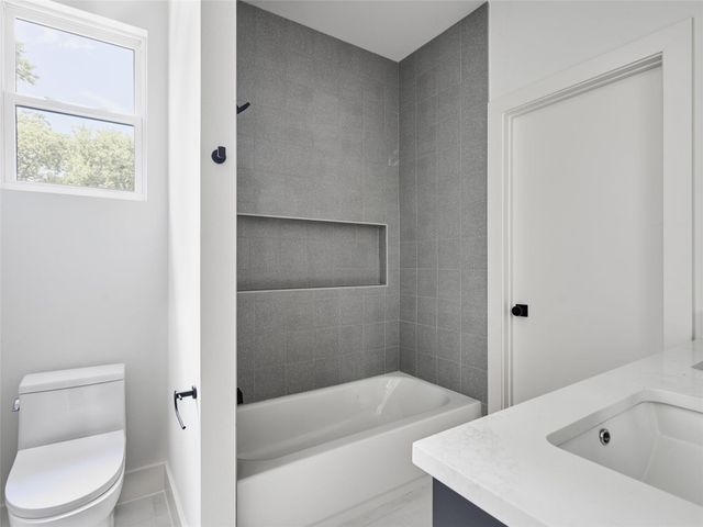 412 Hackberry LN 2, Austin, TX 78753