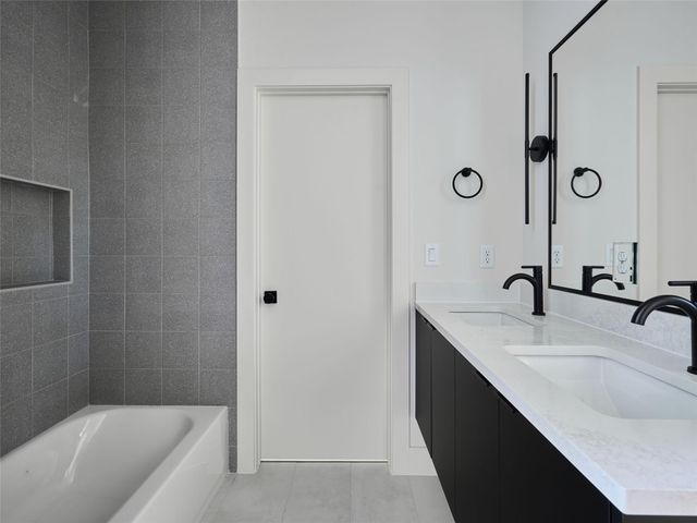 412 Hackberry LN 2, Austin, TX 78753