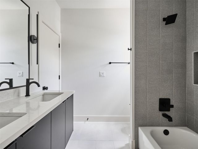 412 Hackberry LN 2, Austin, TX 78753