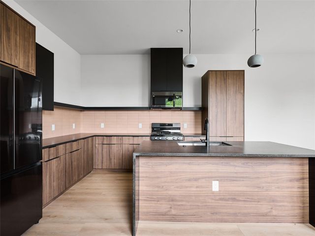 412 Hackberry LN 2, Austin, TX 78753