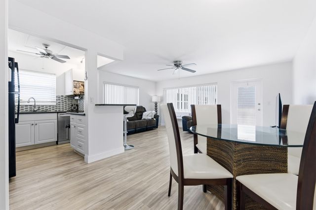 70 Bedford C, West Palm Beach, FL 33417