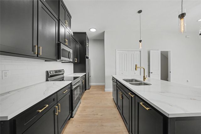 817 Stamps Avenue, Fort Worth, TX 76114