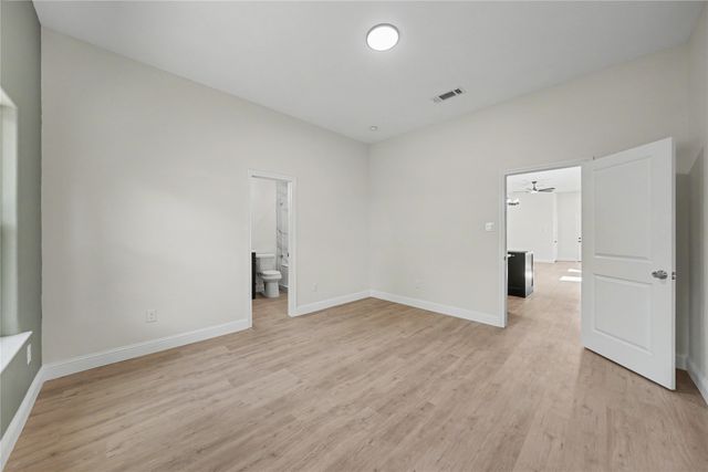 817 Stamps Avenue, Fort Worth, TX 76114
