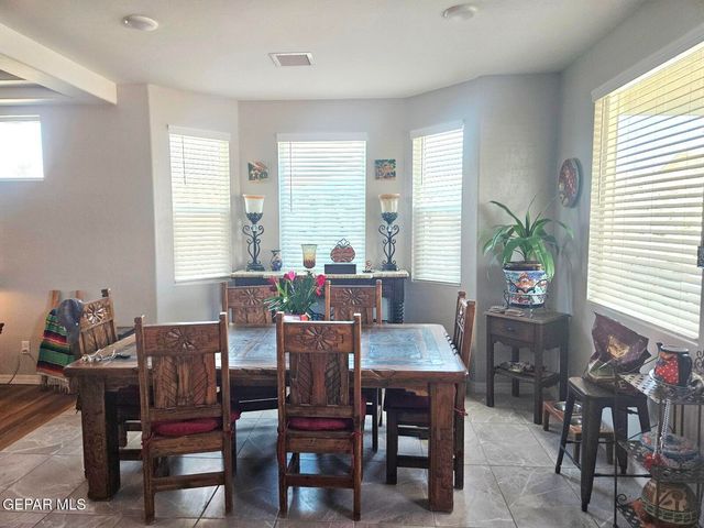129 Esther Trail, Santa Teresa, NM 88008