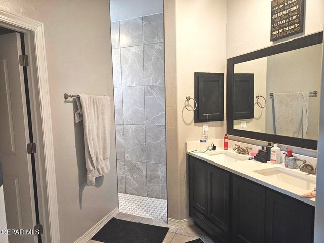 129 Esther Trail, Santa Teresa, NM 88008