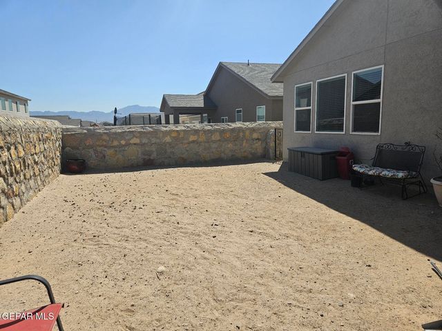 129 Esther Trail, Santa Teresa, NM 88008