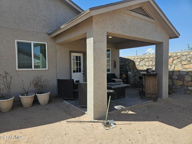 129 Esther Trail, Santa Teresa, NM 88008