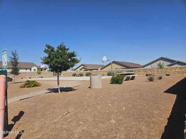 129 Esther Trail, Santa Teresa, NM 88008