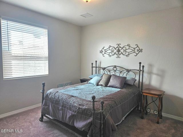 129 Esther Trail, Santa Teresa, NM 88008