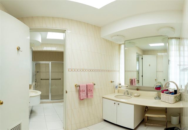 I-16 BUCARE BUCARE CAPARRA HILLS, Guaynabo, PR 00969