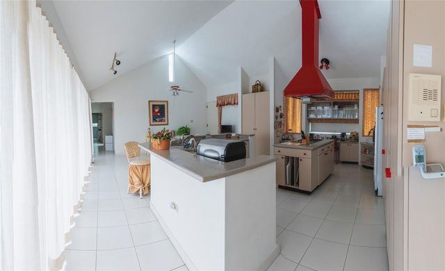 I-16 BUCARE BUCARE CAPARRA HILLS, Guaynabo, PR 00969