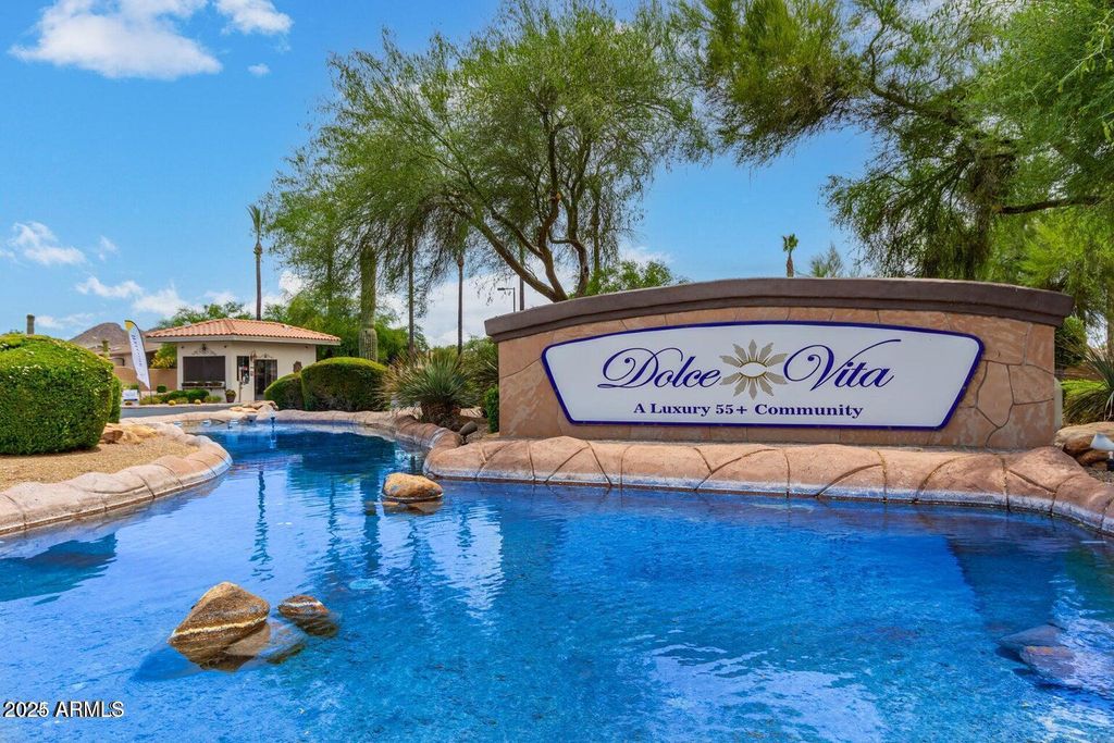 Image 42 of property listing at 3301 S Goldfield Road 2076, Apache Junction, AZ 85119