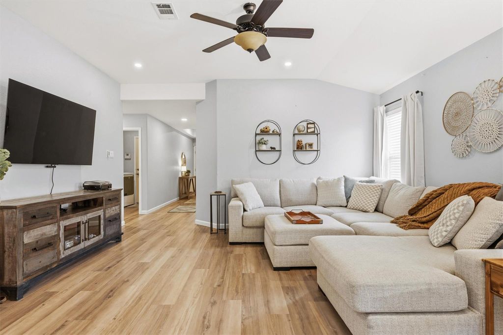 2712 Hearthsong LOOP, Round Rock, TX 78665