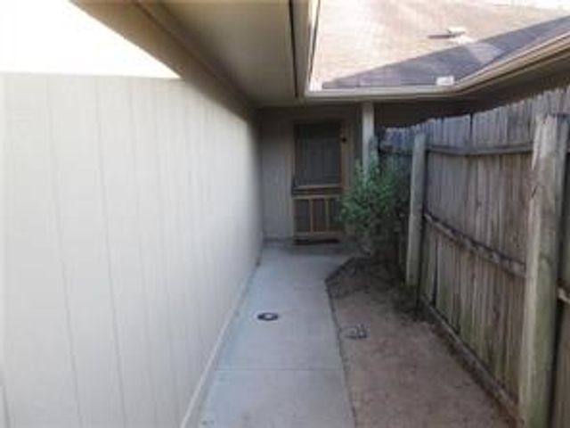 1004 Vera Court, Irving, TX 75060