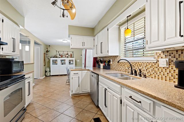 1400 W Quinton Street, Broken Arrow, OK 74011