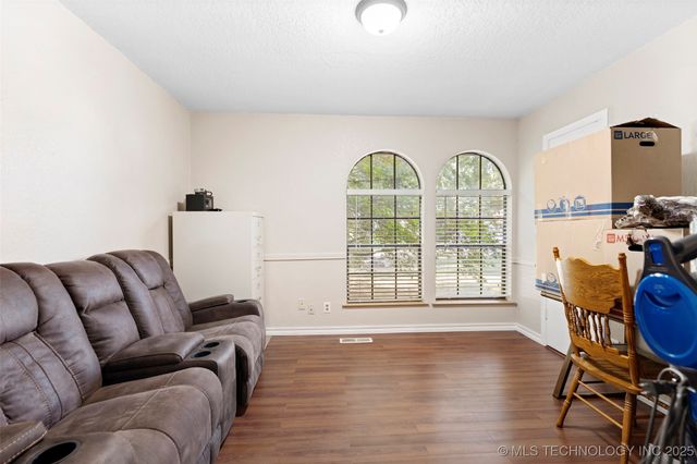 1400 W Quinton Street, Broken Arrow, OK 74011