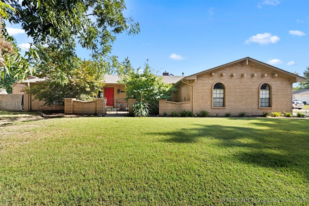 1400 W Quinton Street, Broken Arrow, OK 74011