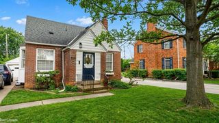 1120 Vernier Road, Grosse Pointe Woods, MI 48236