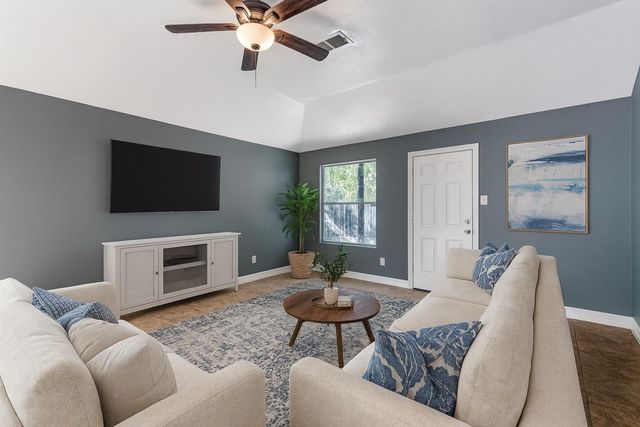 718 Saint Edwards Green Drive, Houston, TX 77015