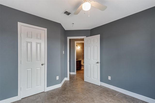 718 Saint Edwards Green Drive, Houston, TX 77015