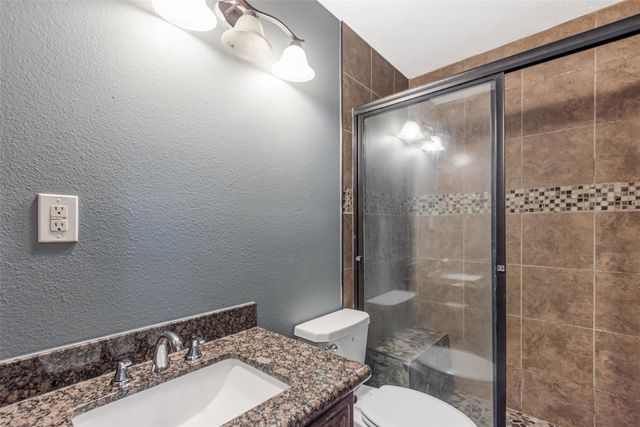 718 Saint Edwards Green Drive, Houston, TX 77015