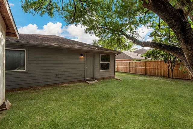 718 Saint Edwards Green Drive, Houston, TX 77015