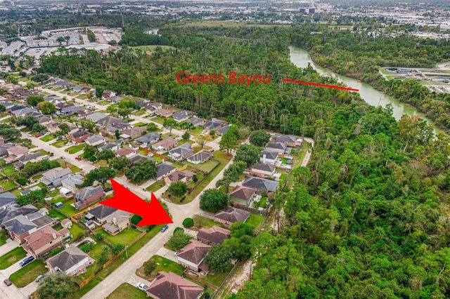 718 Saint Edwards Green Drive, Houston, TX 77015