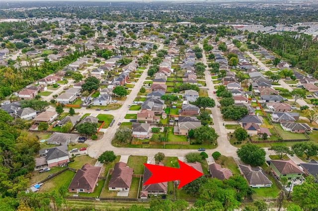 718 Saint Edwards Green Drive, Houston, TX 77015