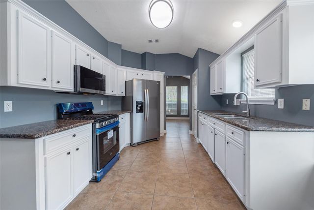 718 Saint Edwards Green Drive, Houston, TX 77015