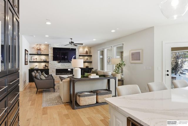 21815 Marinda Street, Elkhorn, NE 68022